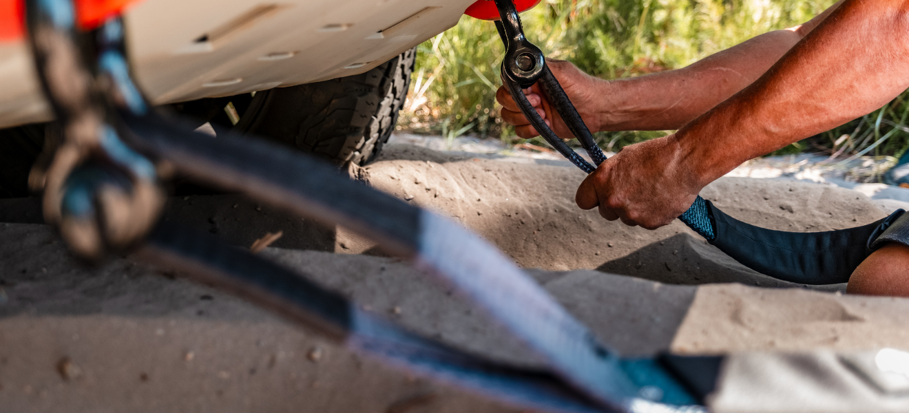 Soft Shackle vs. Hard Shackle and Why the Pros are Switching to Synthetic