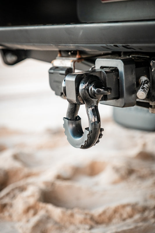 Recovery Hitch & 4.75T Bow Shackle